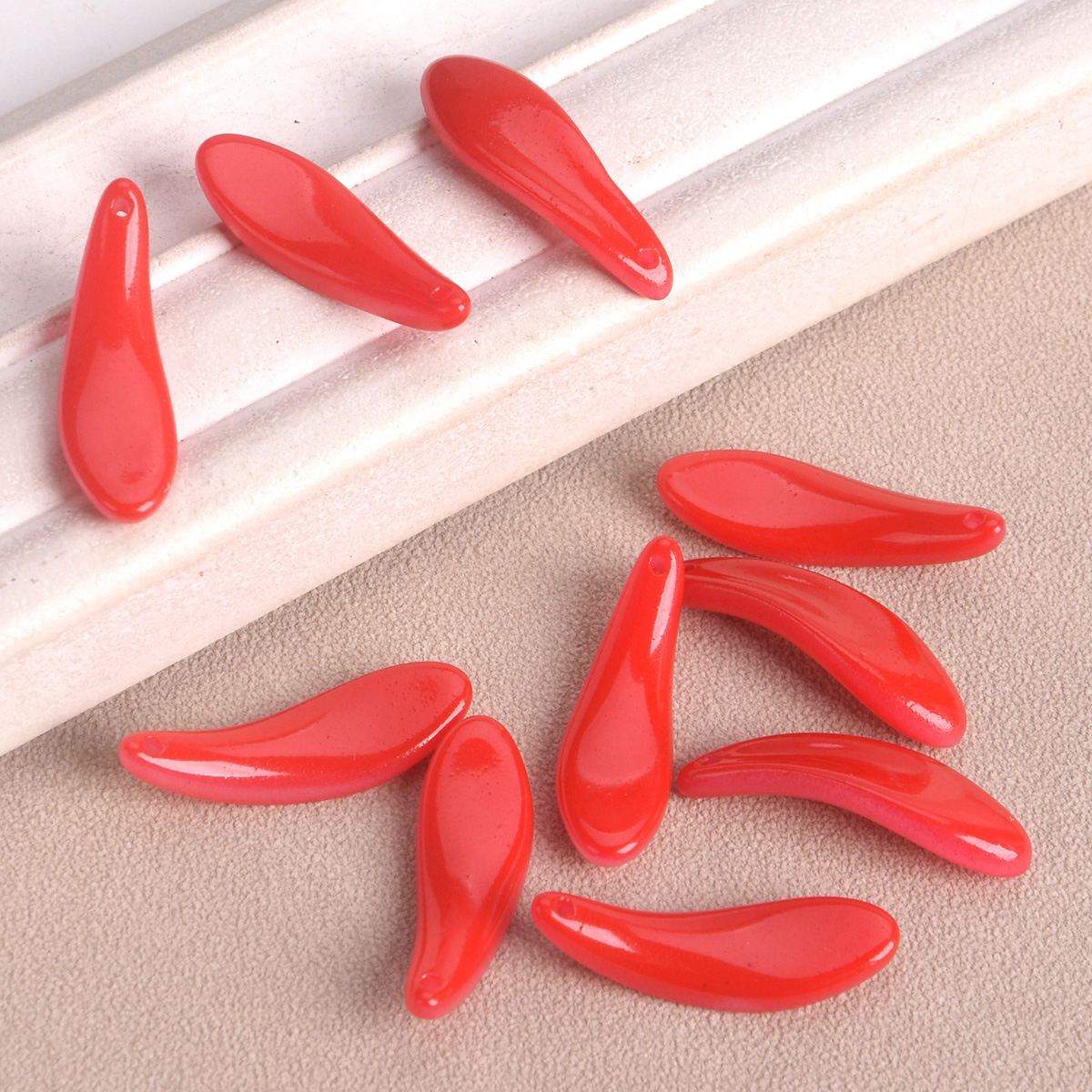 Long Petal Shape 10pcs 27x8mm  - Jewelry Making Drill บทวิจารณ์และราคา